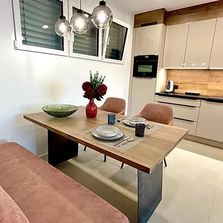 Premium Sea View Apartment *