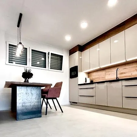 Premium Sea View Apartment *