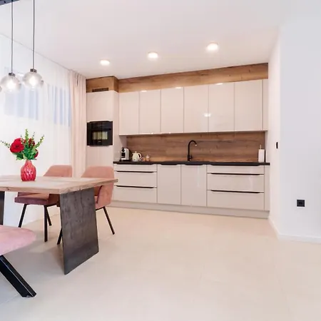 Premium Sea View Apartment *
